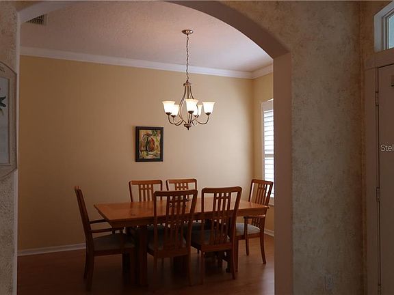 5th image of 2319 Fenton Ave