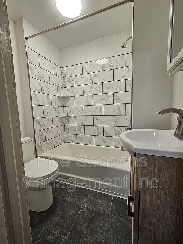 4 bed, 2.0 bath, 1600 sqft, $3,500 — Photo 4