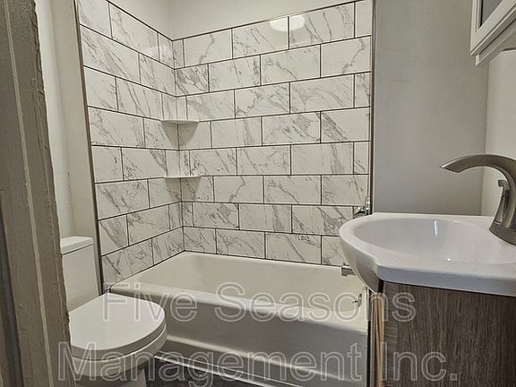 4th image of 206-208 N Champlain St
