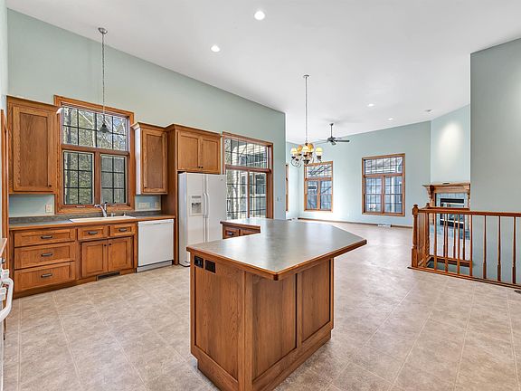 4th image of 531 Diamond Ridge Cir