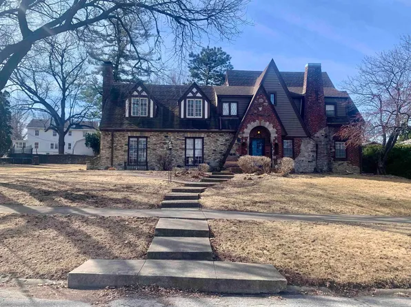 205 Columbia Cir, Waterloo, IA 50701