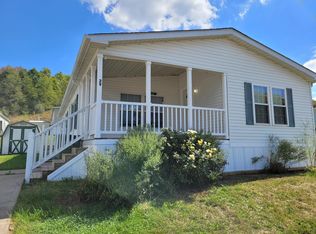 11685 3rd St NE, Magnolia, OH 44643