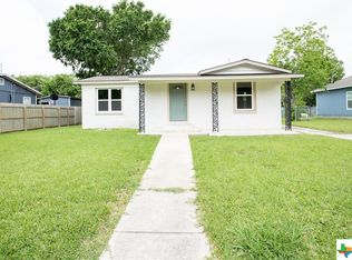 909 Dupont St, Victoria, TX 77901