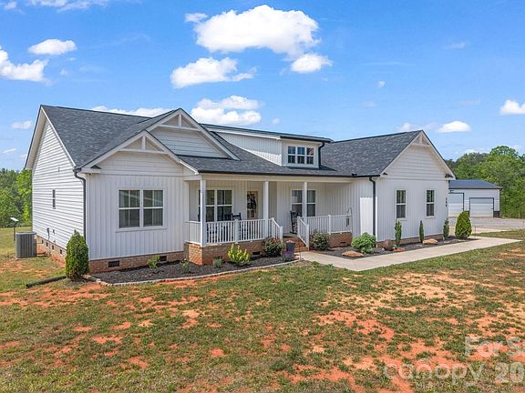 3rd image of 288 Maypole Ct