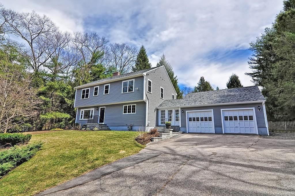 242 South St, Medfield, MA 02052 | Zillow