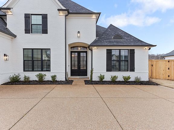 3rd image of 9717 Woodland Brook Ln
