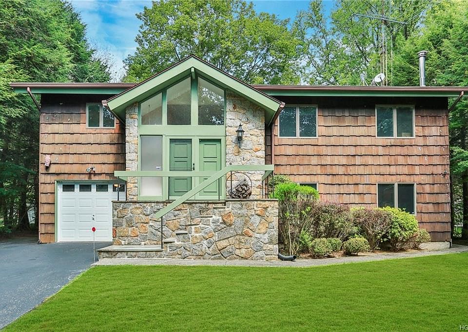 1st image of 108 Westlake Dr