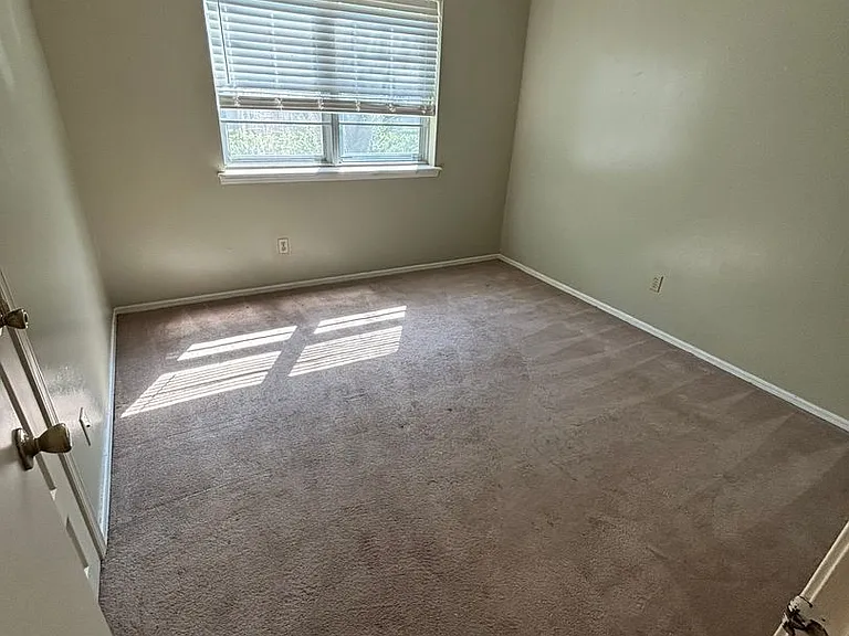 3203 E Cherokee Dr — Photo 13
