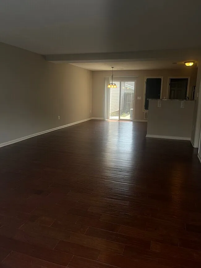 2 bed, 2.5 bath, 1380 sqft, $1,899 — Photo 3