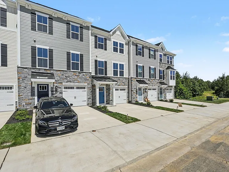 9177 Edenderry Dr — Photo 14