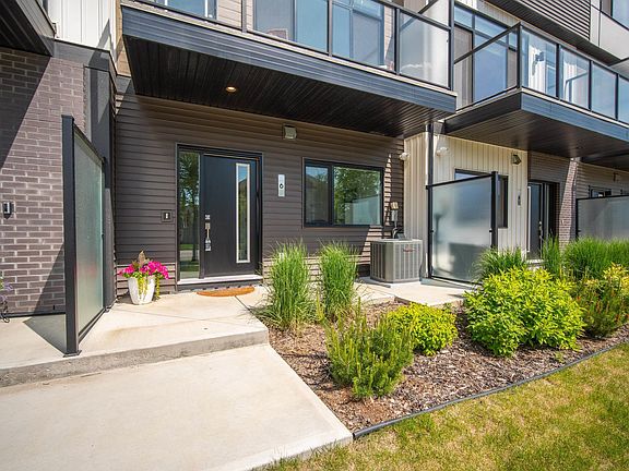 3rd image of 50 Ebony Blvd #6