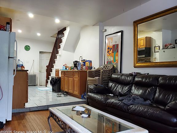 2nd image of 727-729 Henderson Ave