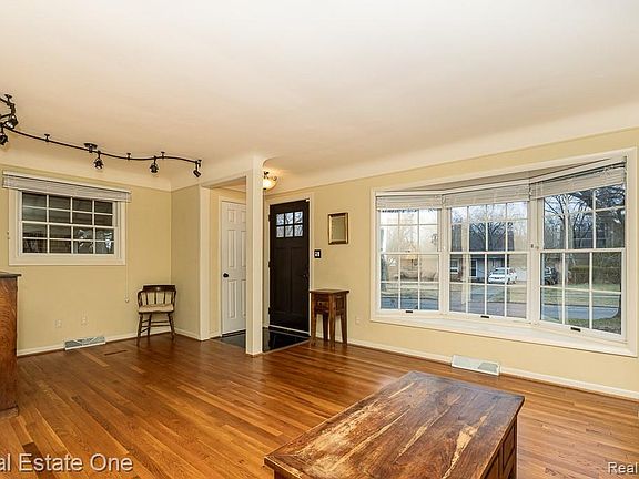 2nd image of 354 Reitman Ct