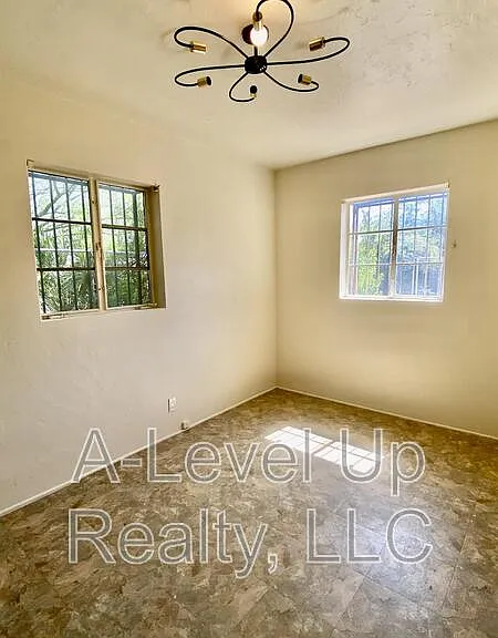 1418 N Jones Blvd — Photo 11
