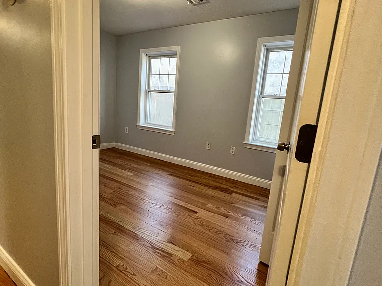 1613 Dorchester Ave — Photo 4