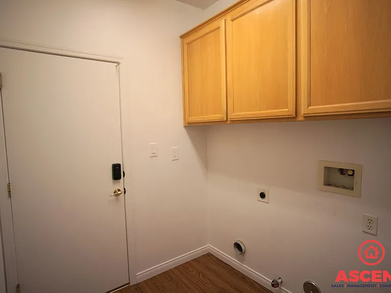 8407 Glenlakes Ct — Photo 14