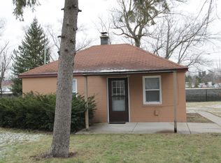 3198 S 105th St, West Allis, WI 53227