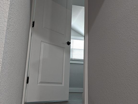 4th image of 1630 1st St SE #B