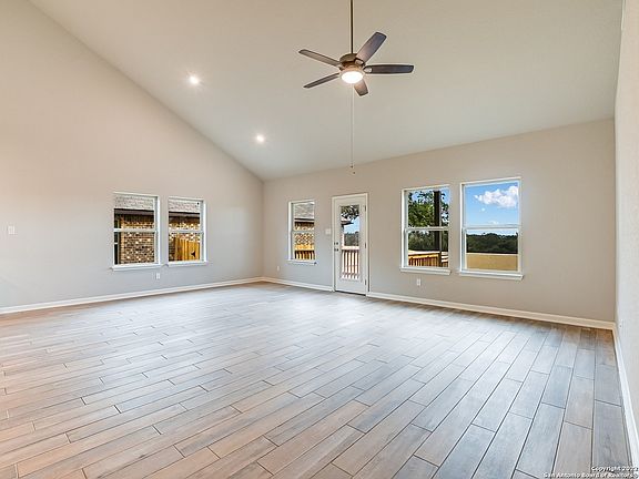 5th image of 2518 Pennilynn Way