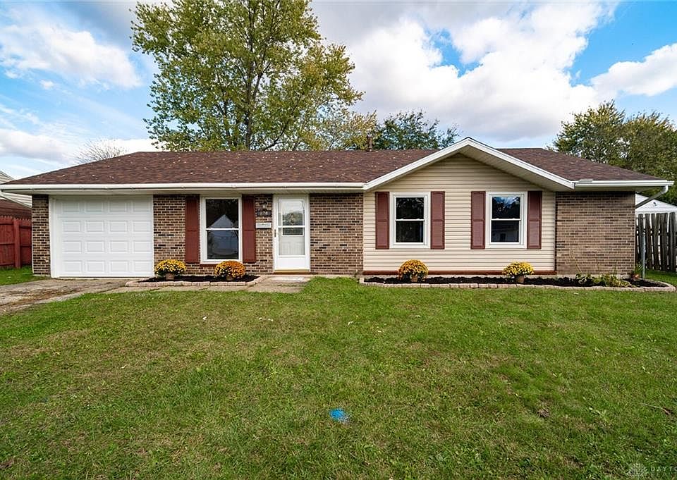 1st image of 826 Plumwood Dr
