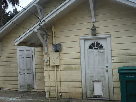 4th image of 901 E Citrus Ave