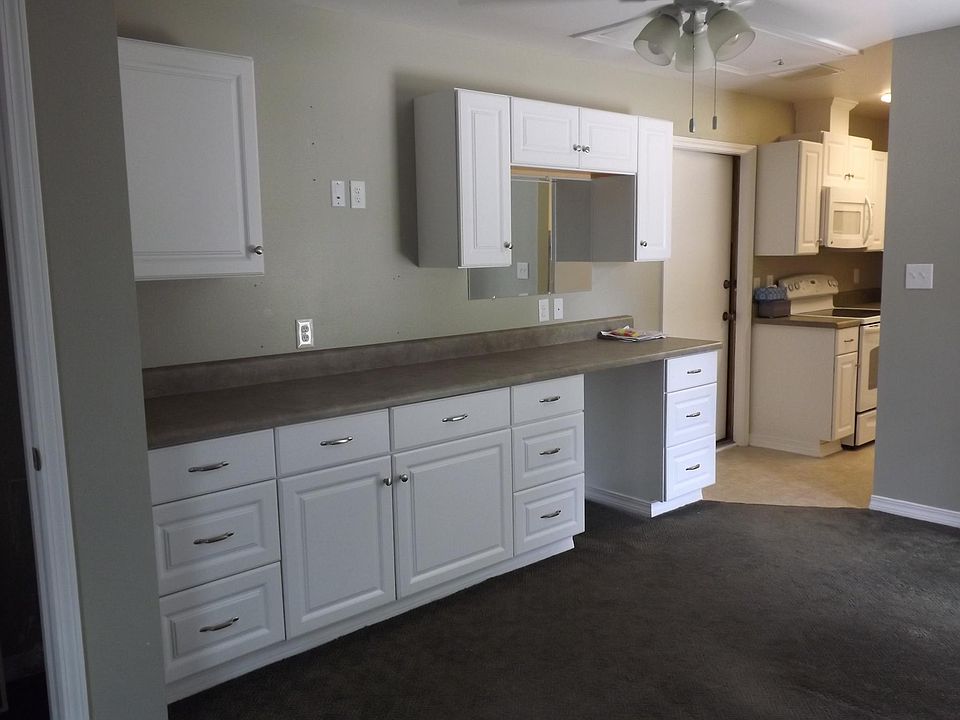 Living Room/Bedroom