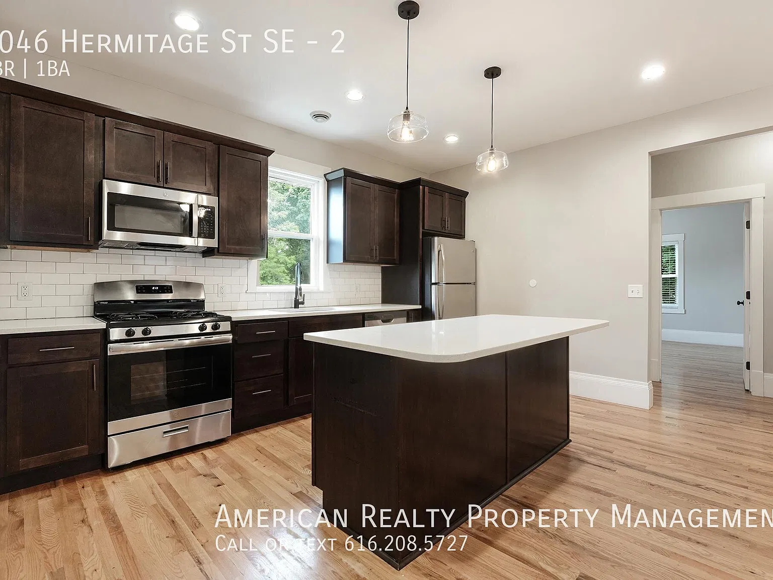 3 bed, 961 sqft, $2,100 — Photo 3