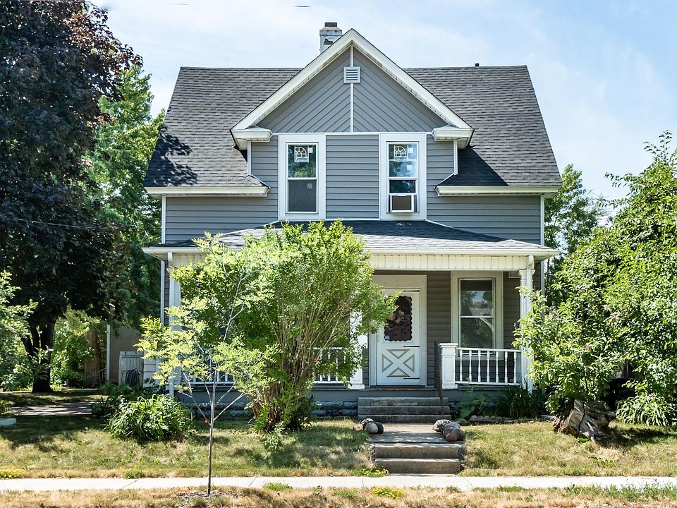 1st image of 909 42nd Ave N