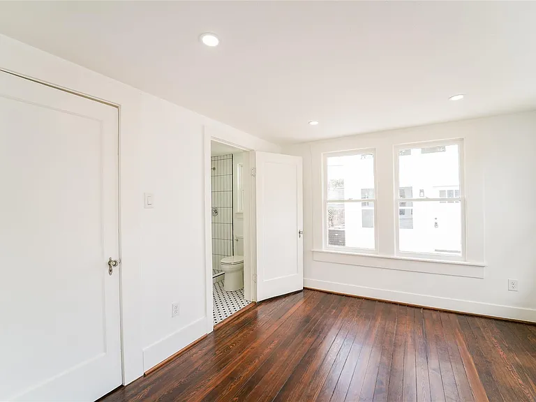 1569 Elliott St — Photo 11