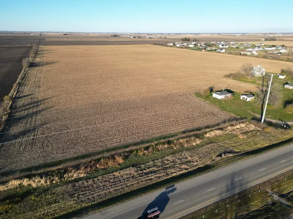 3007 E 15th Rd, Ottawa, IL 61350