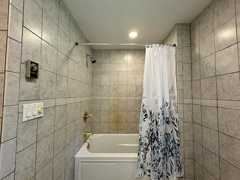 5121 W Wendover Ave — Photo 19