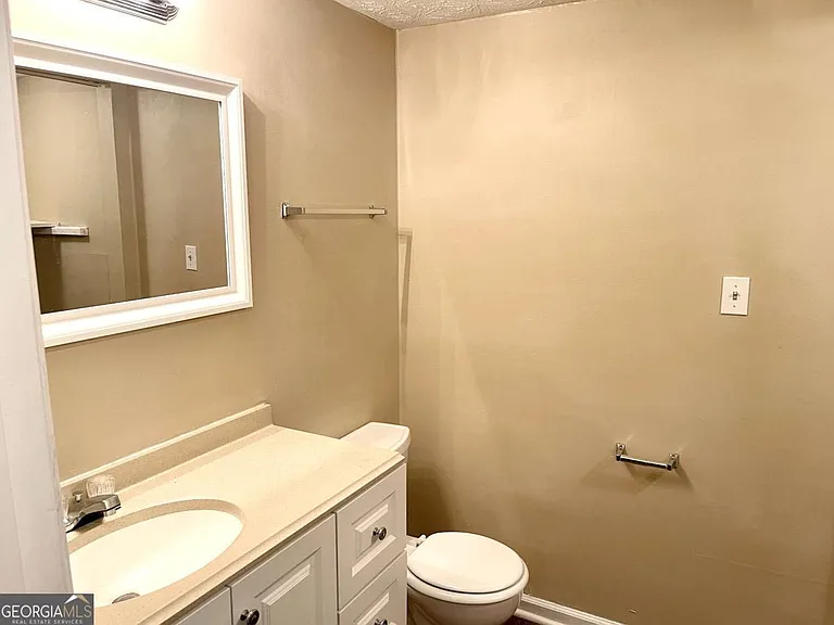 145 Meadowbrook Ct #C — Photo 5