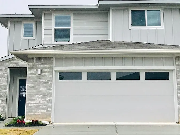 10408 Fulton Ave — Photo 2
