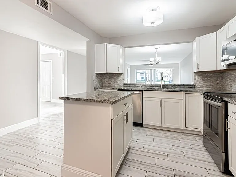 1392 Churchill Cir #O-101 — Photo 4