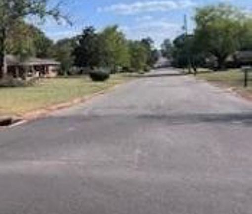 Exterior Neighborhood (street photo)