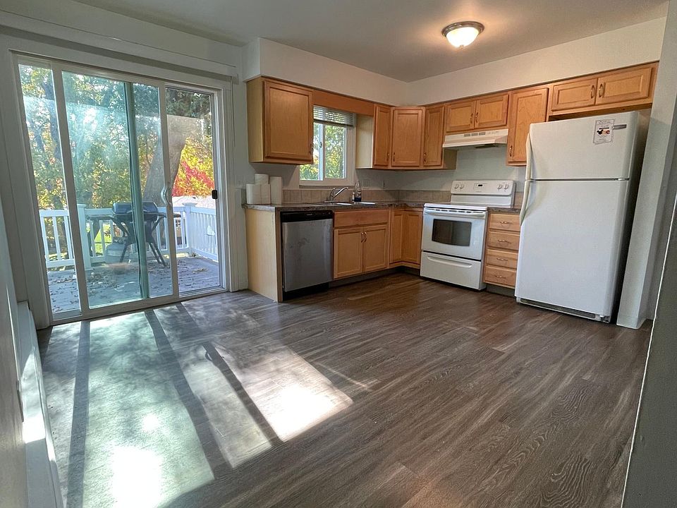 1st image of 1375 Vineland Ct SE #1375
