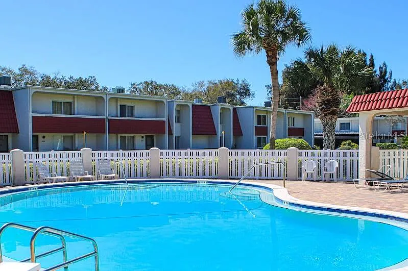2 bed, 1.5 bath, 853 sqft, $2,500 — Photo 2