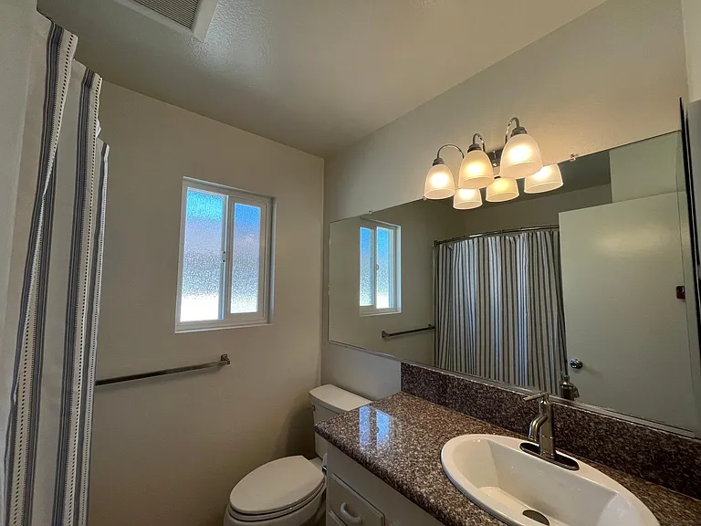 Bathroom 16571-4
