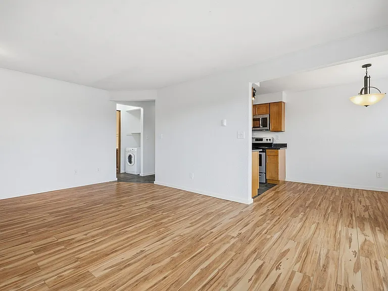 Park Place Apartments — Photo 15