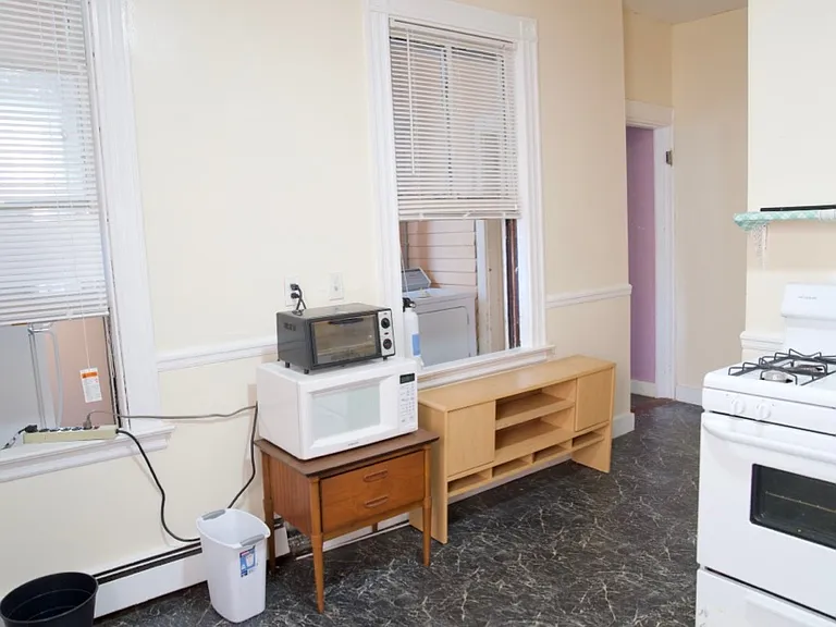 17 Burney St #3 — Photo 11