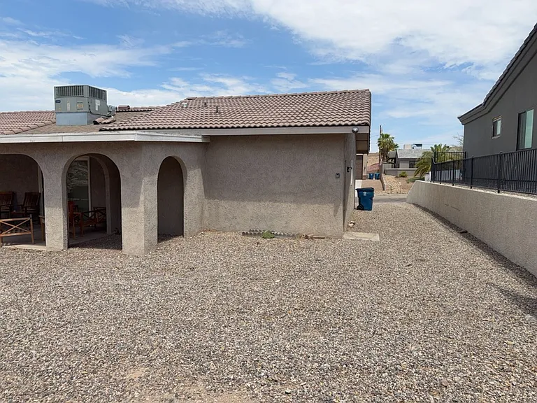 1910 Cabana Dr — Photo 28