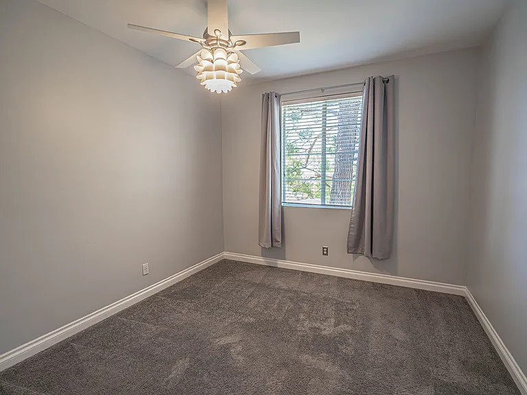23491 Abbey Glen Pl — Photo 15