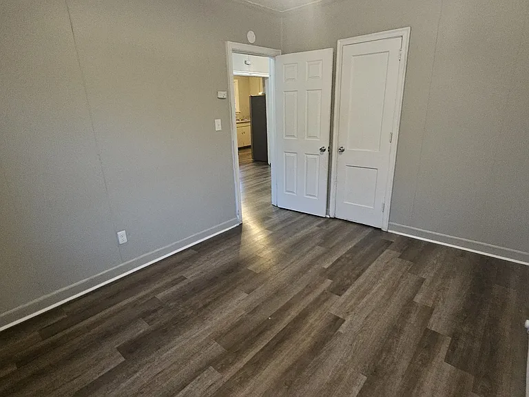 101 Sibbie Ct — Photo 8