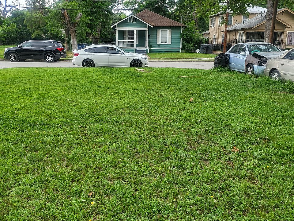 2nd image of 2818 Reed Ln