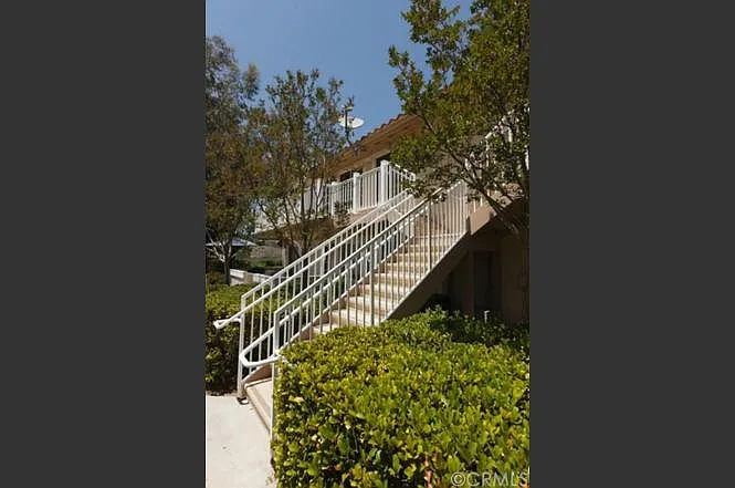 2 bed, 850 sqft, $2,850 — Photo 3