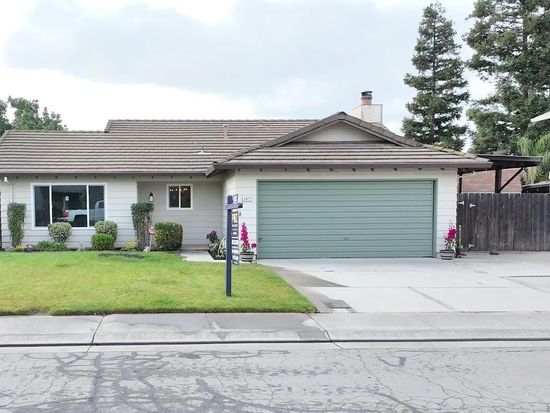 1517 Burgundy Dr, Lodi, CA 95242