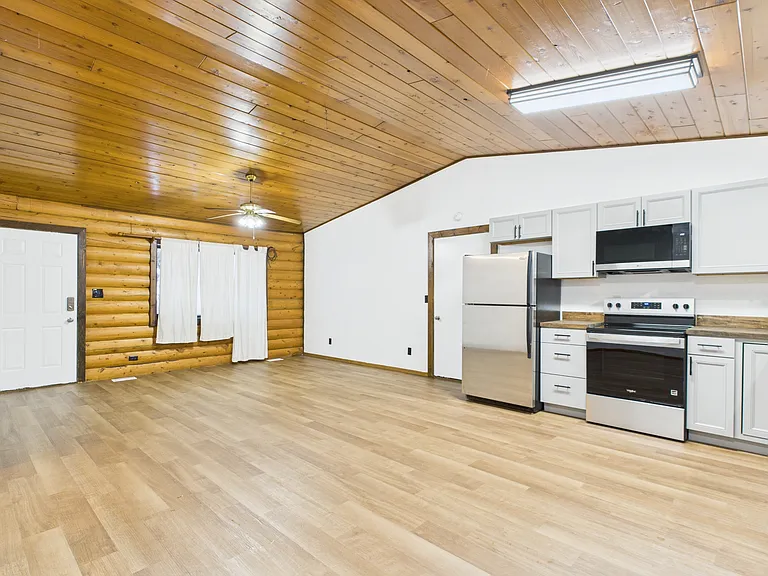 2587 Rachel Ct — Photo 8