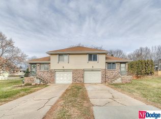 11226 Roxbury Dr, Omaha, NE 68137