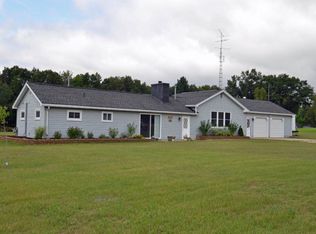 3210 S Loxley Rd, Houghton Lake, MI 48629