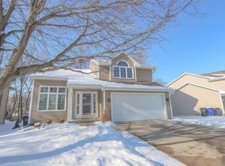 4011 Harwood Dr NE, Cedar Rapids, IA 52411